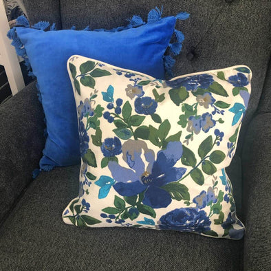 Set of 2 Cushion Covers Royal Blue Velvet and Garden Floral